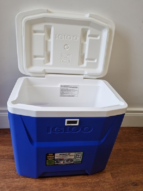 26 Litre cooler box, temperature display with wheels